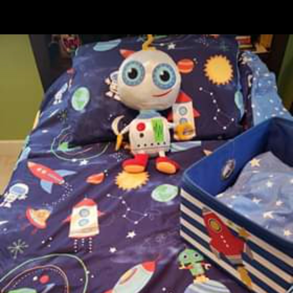 Children's twin outer space bedding set